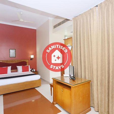 Capital O 45944 Club 7 Hotell Tiruvalla Exteriör bild