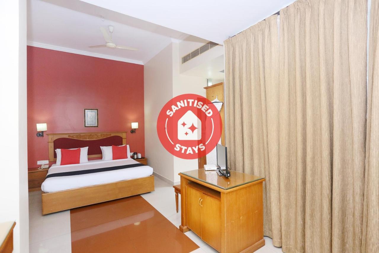 Capital O 45944 Club 7 Hotell Tiruvalla Exteriör bild