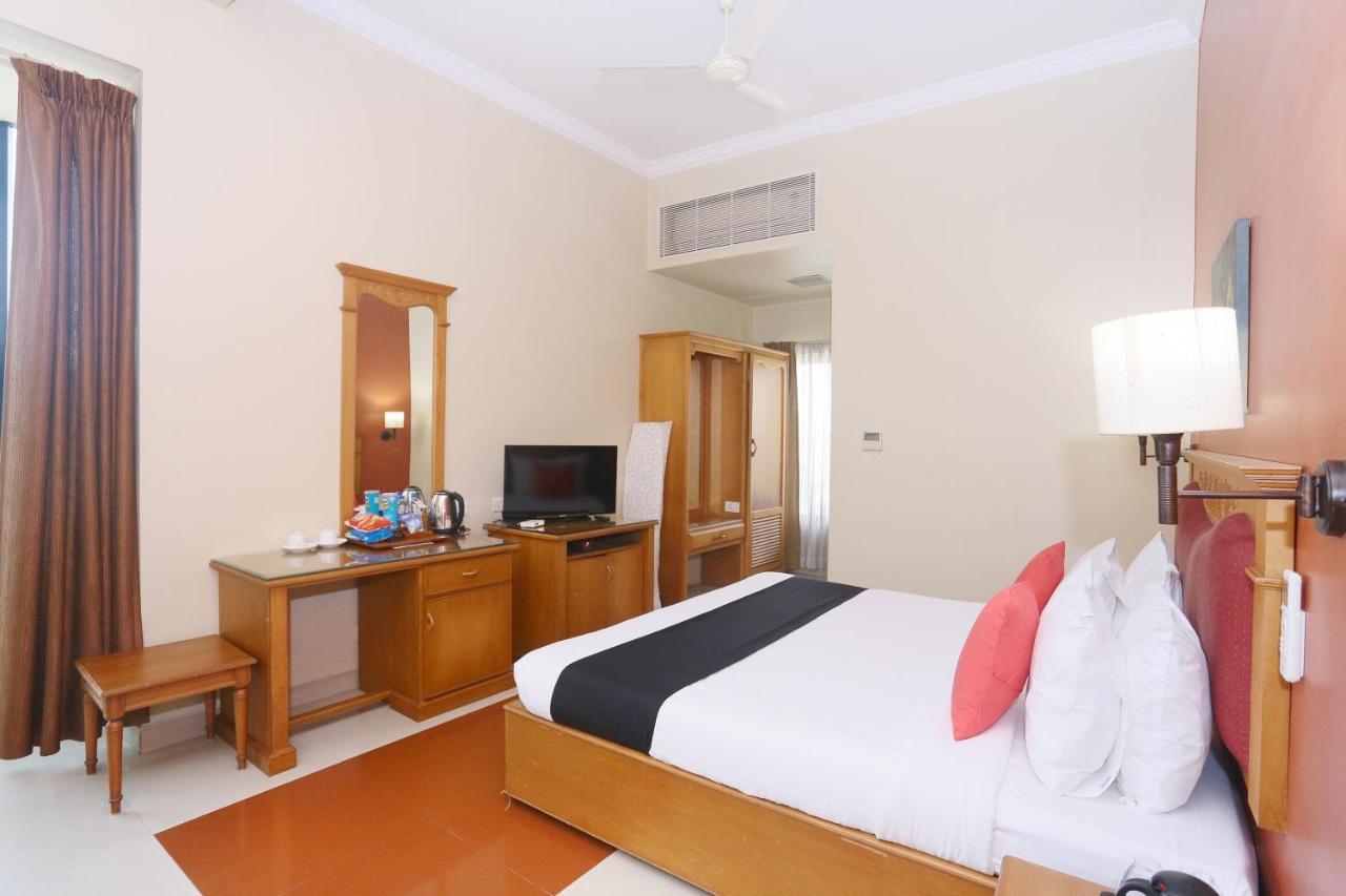 Capital O 45944 Club 7 Hotell Tiruvalla Exteriör bild
