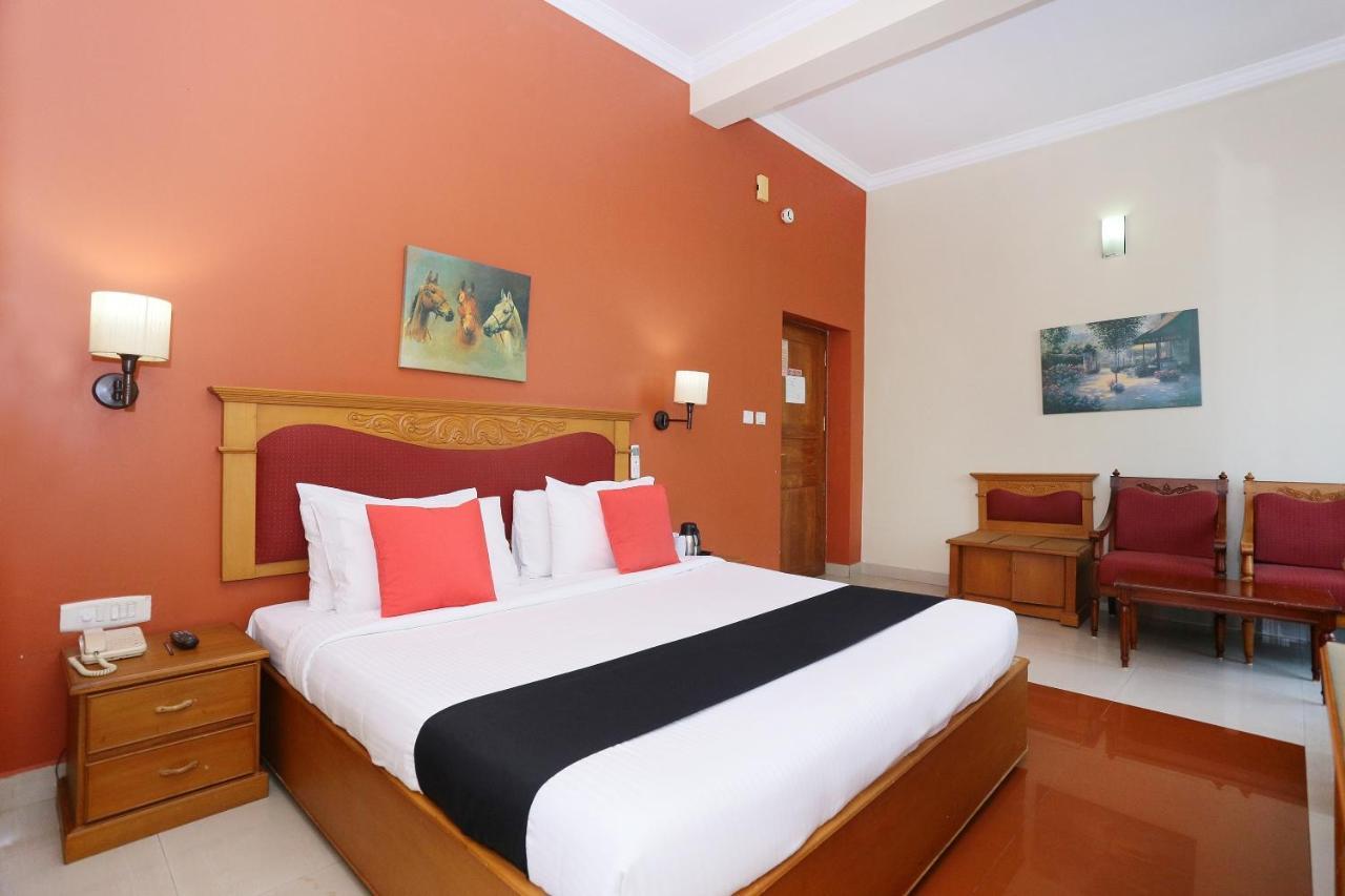 Capital O 45944 Club 7 Hotell Tiruvalla Exteriör bild