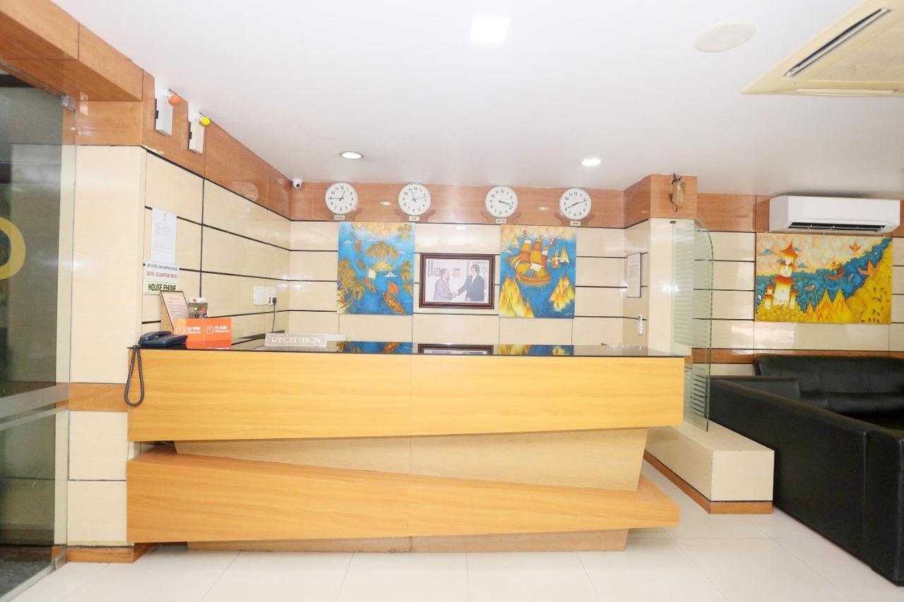 Capital O 45944 Club 7 Hotell Tiruvalla Exteriör bild