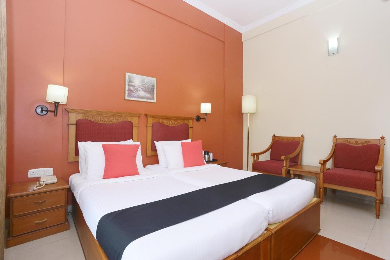 Capital O 45944 Club 7 Hotell Tiruvalla Exteriör bild