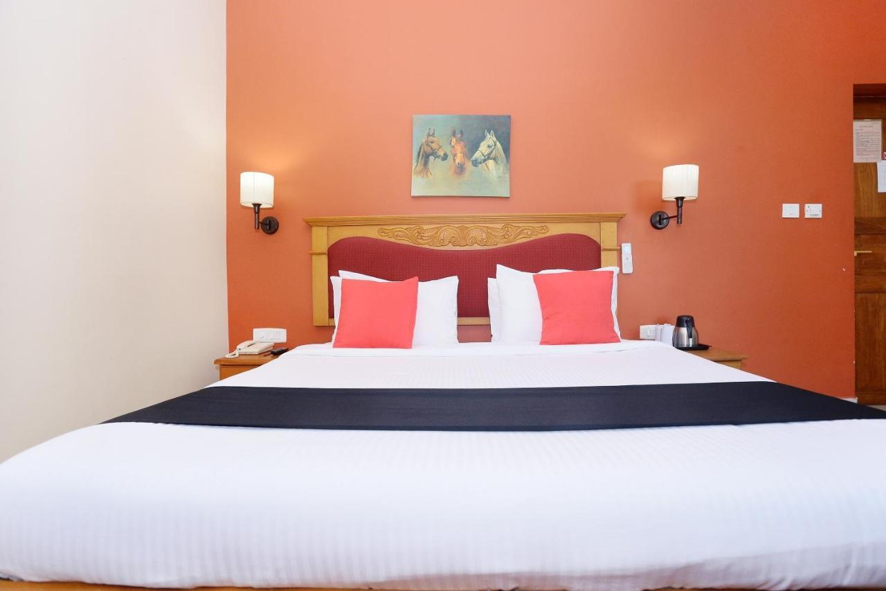 Capital O 45944 Club 7 Hotell Tiruvalla Exteriör bild