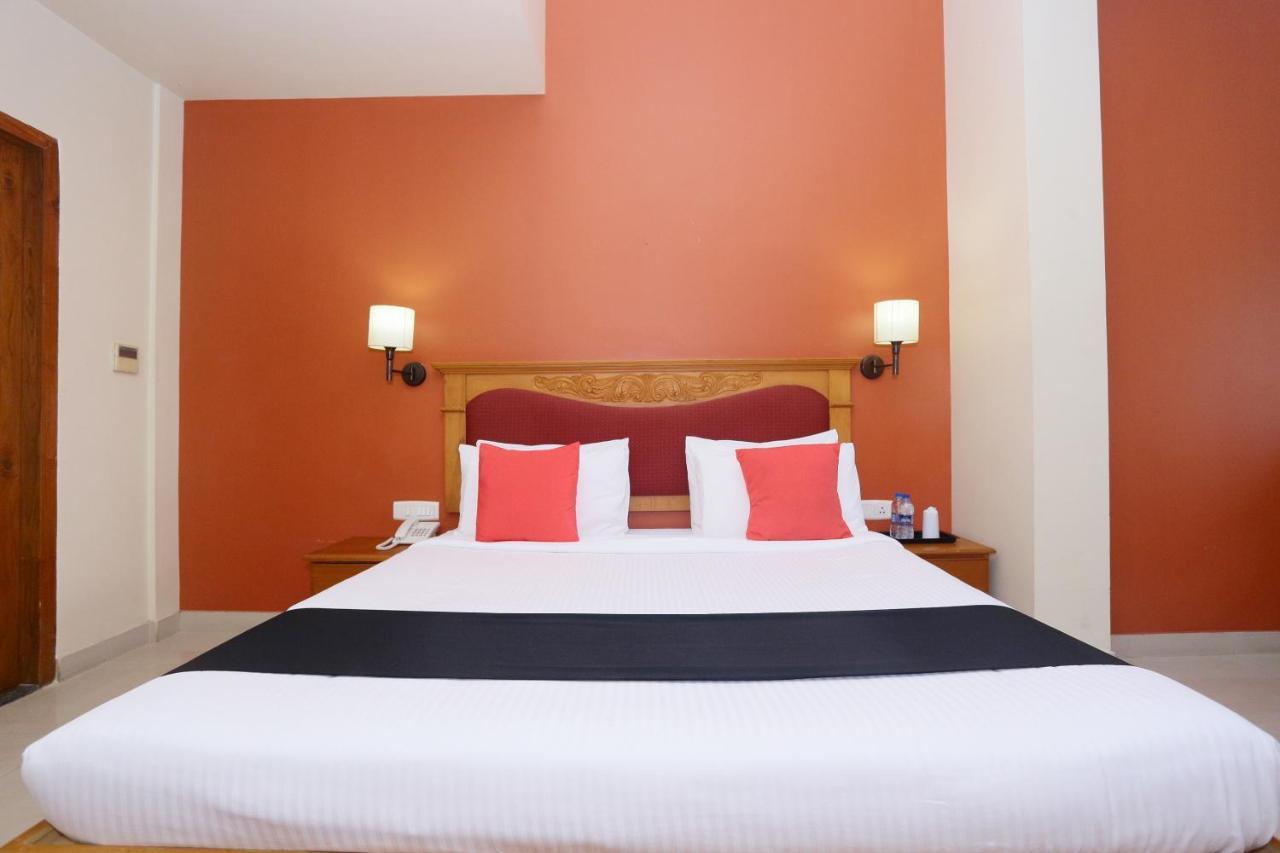 Capital O 45944 Club 7 Hotell Tiruvalla Exteriör bild